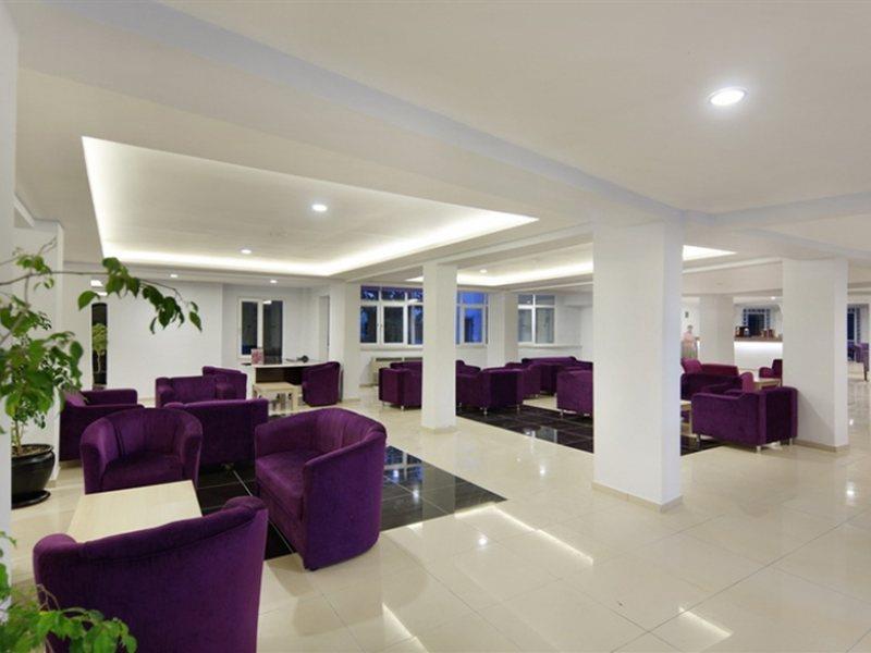 Larissa Club Otel 3*