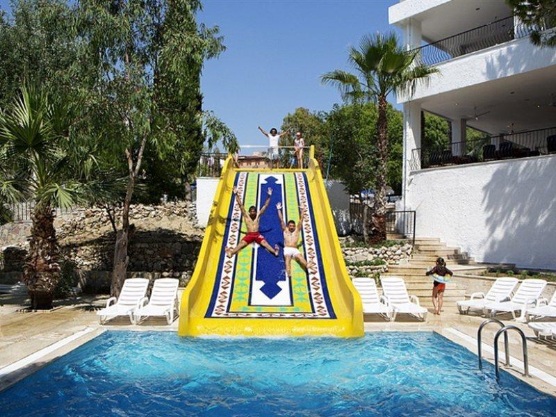 Hotel Larissa Beach Club 3*